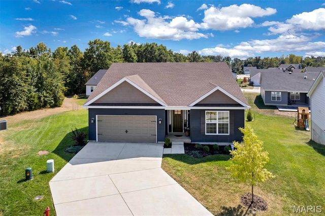 1576 Westlake Circle Drive, Pacific, MO 63069