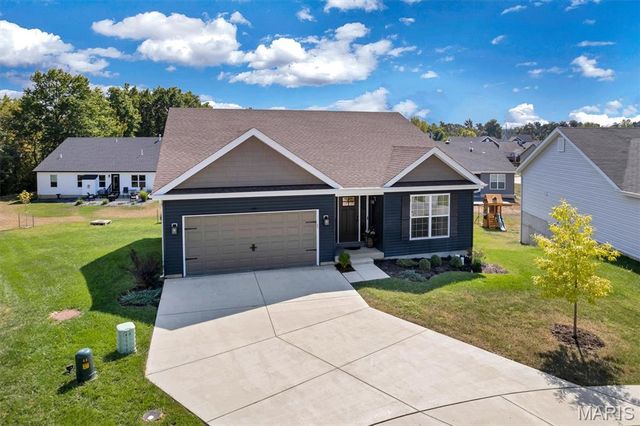 1576 Westlake Circle Drive, Pacific, MO 63069