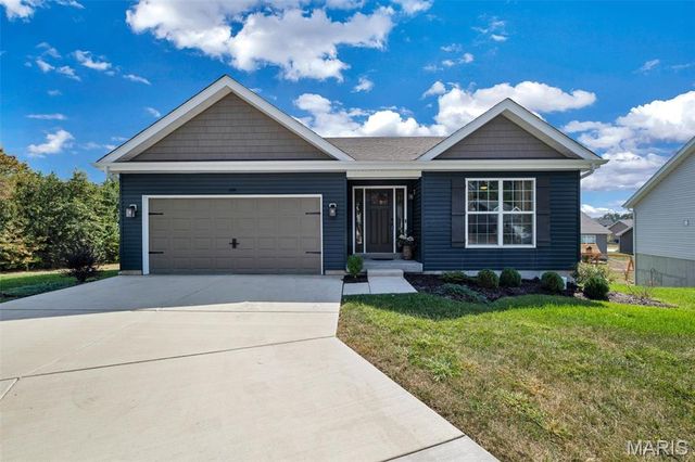1576 Westlake Circle Drive, Pacific, MO 63069
