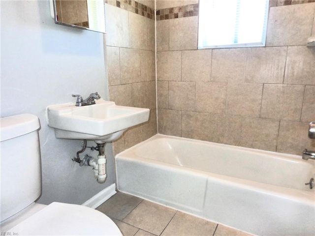 1625 W Pembroke Ave Apt 1, Hampton, VA 23661
