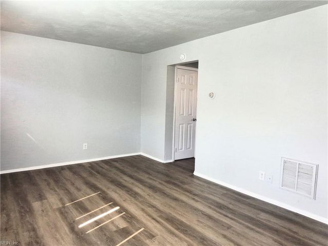1625 W Pembroke Ave Apt 1, Hampton, VA 23661