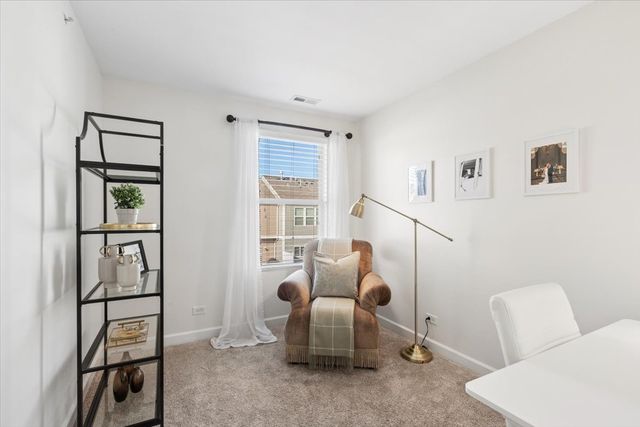 824 E Wing Street, Arlington Heights, IL 60004