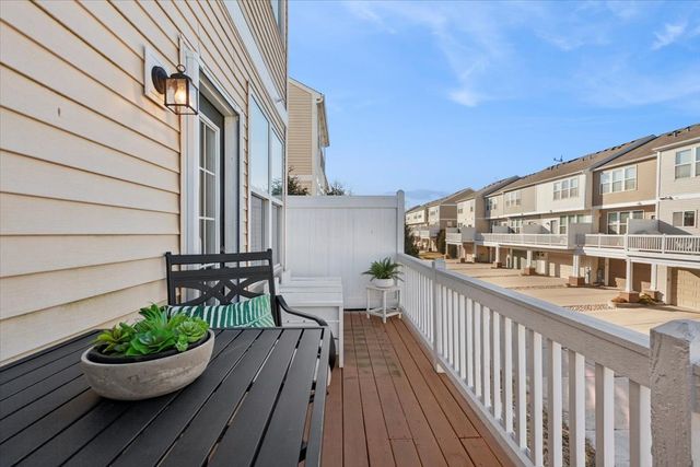 824 E Wing Street, Arlington Heights, IL 60004