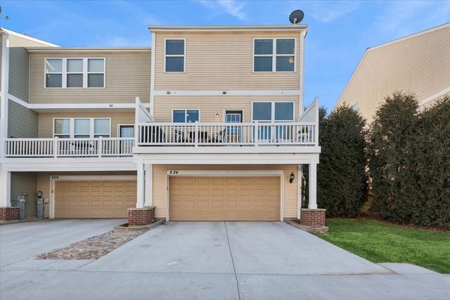 824 E Wing Street, Arlington Heights, IL 60004