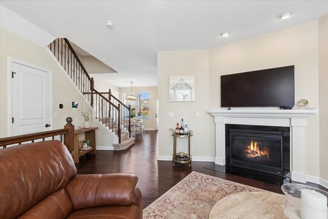 824 E Wing Street, Arlington Heights, IL 60004