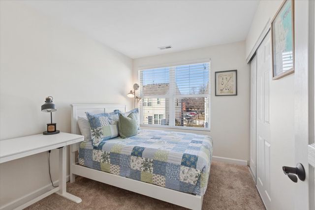 824 E Wing Street, Arlington Heights, IL 60004