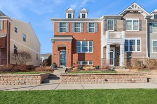824 E Wing Street, Arlington Heights, IL 60004