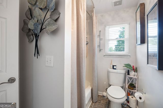 9396 Woodlawn Drive, Douglasville, GA 30135