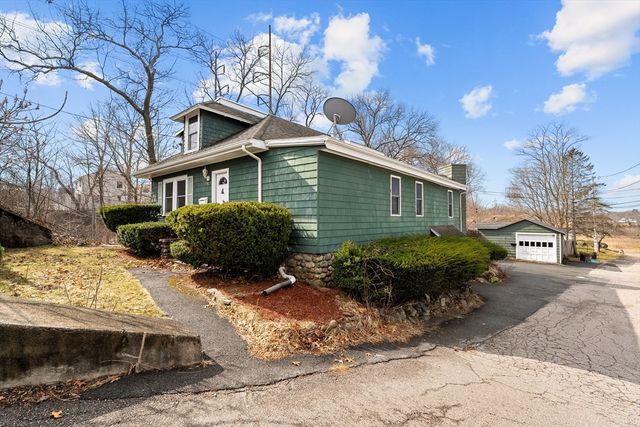 80 Manzanetta Ave, Weymouth, MA 02188