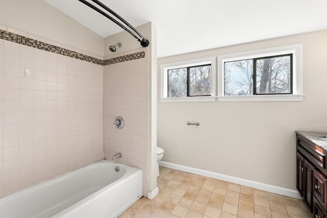 80 Manzanetta Ave, Weymouth, MA 02188