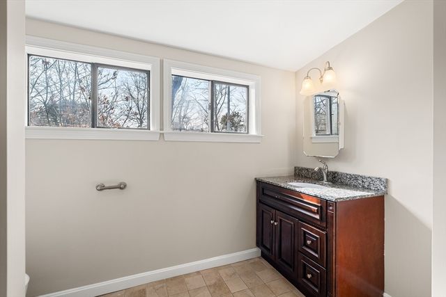 80 Manzanetta Ave, Weymouth, MA 02188