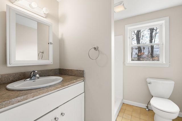 80 Manzanetta Ave, Weymouth, MA 02188