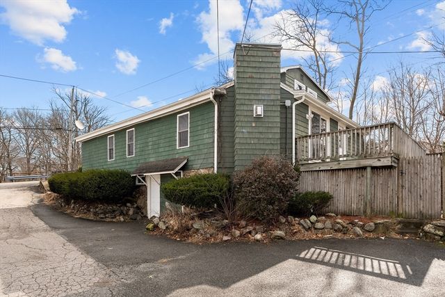 80 Manzanetta Ave, Weymouth, MA 02188