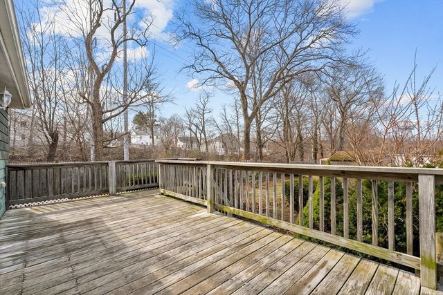 80 Manzanetta Ave, Weymouth, MA 02188