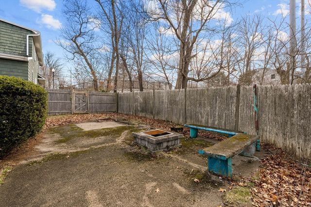 80 Manzanetta Ave, Weymouth, MA 02188