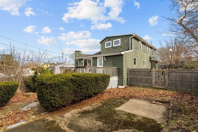 80 Manzanetta Ave, Weymouth, MA 02188