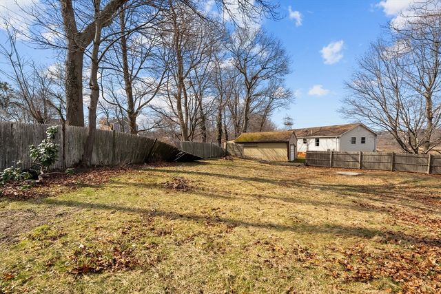 80 Manzanetta Ave, Weymouth, MA 02188