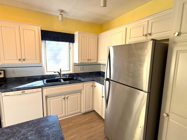 2762 Mcnair Drive N, Robbinsdale, MN 55422