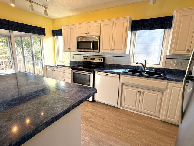 2762 Mcnair Drive N, Robbinsdale, MN 55422