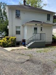 261 Schenck Avenue 1st Floor, Great Neck, NY 11021