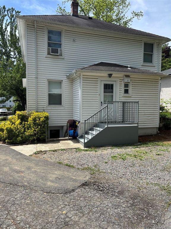 261 Schenck Avenue 1st Floor, Great Neck, NY 11021