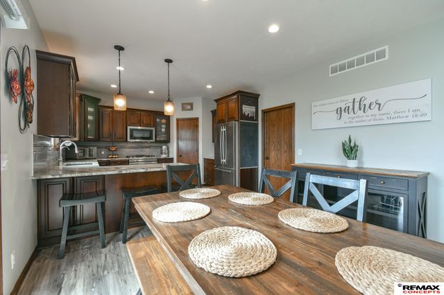 7700 S 66th Street, Lincoln, NE 68516