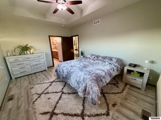 7700 S 66th Street, Lincoln, NE 68516