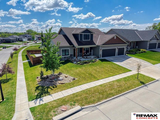 7700 S 66th Street, Lincoln, NE 68516