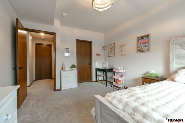 7700 S 66th Street, Lincoln, NE 68516