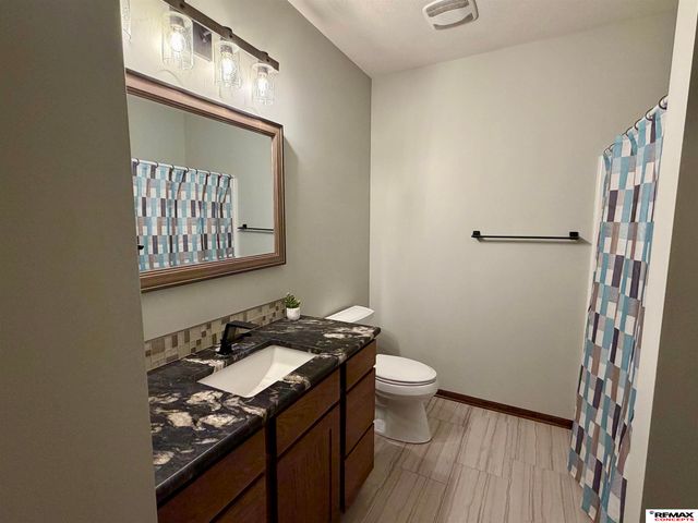 7700 S 66th Street, Lincoln, NE 68516