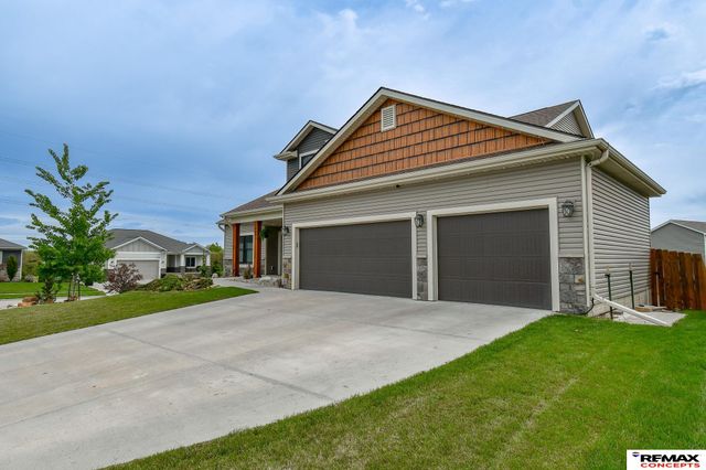 7700 S 66th Street, Lincoln, NE 68516