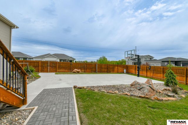 7700 S 66th Street, Lincoln, NE 68516