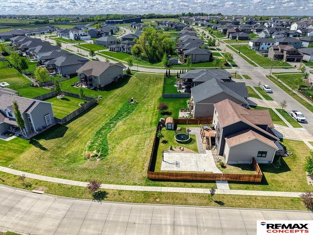 7700 S 66th Street, Lincoln, NE 68516