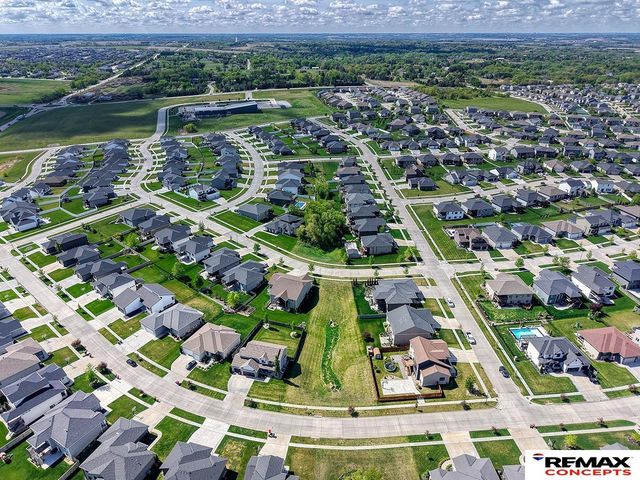 7700 S 66th Street, Lincoln, NE 68516