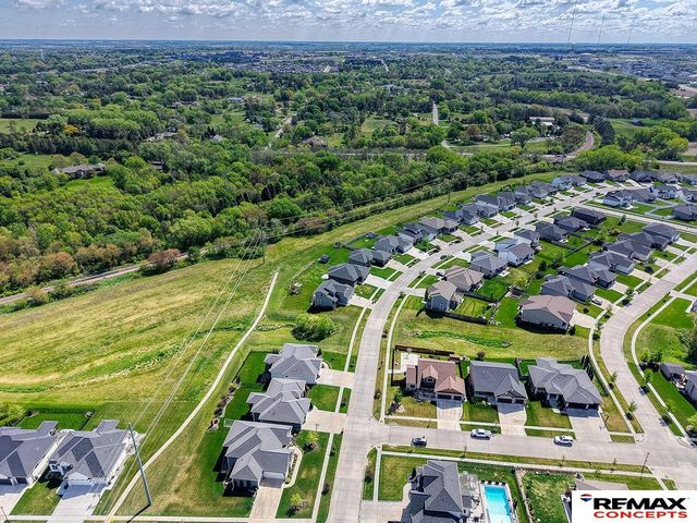 7700 S 66th Street, Lincoln, NE 68516