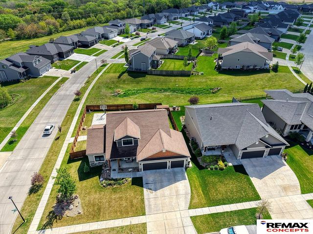 7700 S 66th Street, Lincoln, NE 68516