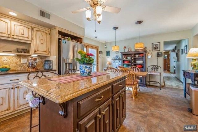 3 Cherokee Trail, Montvale, NJ 07645