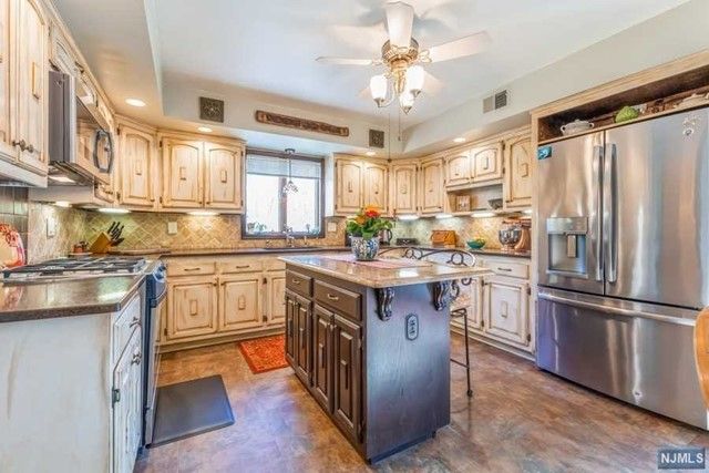 3 Cherokee Trail, Montvale, NJ 07645