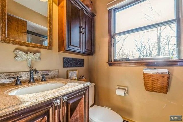 3 Cherokee Trail, Montvale, NJ 07645