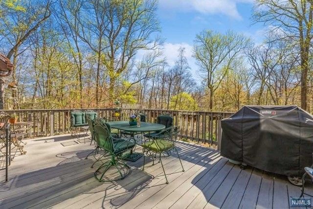 3 Cherokee Trail, Montvale, NJ 07645