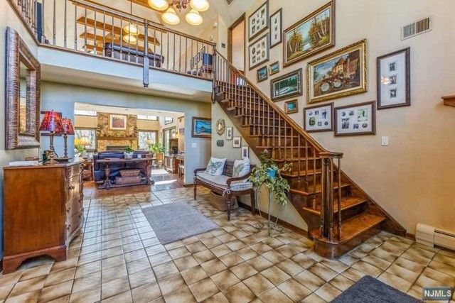 3 Cherokee Trail, Montvale, NJ 07645