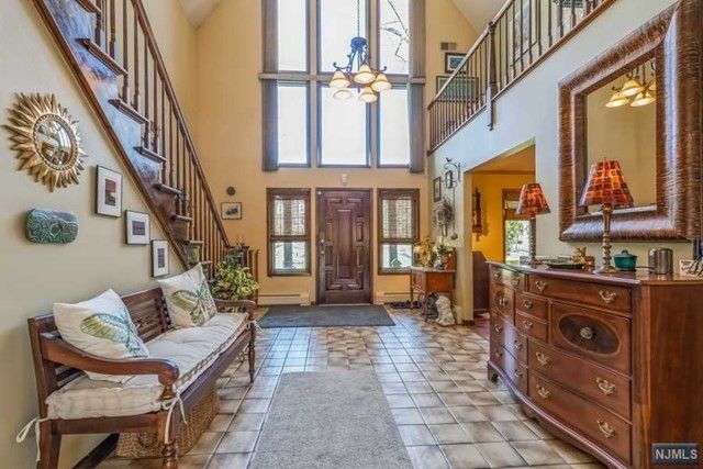 3 Cherokee Trail, Montvale, NJ 07645