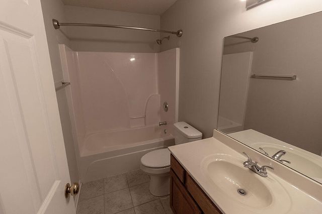 1921 W HARMONY ST, Columbia, MO 65203