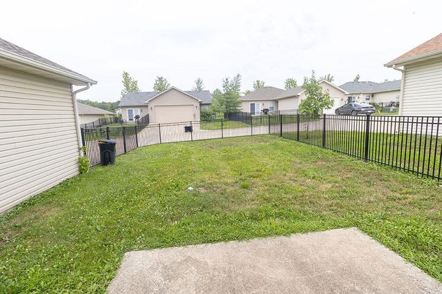 1921 W HARMONY ST, Columbia, MO 65203