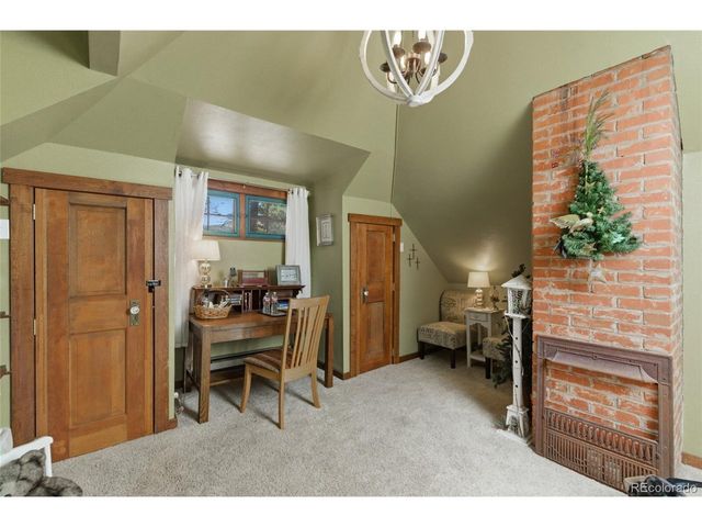 10825 Hondo Ave, Green Mountain Falls, CO 80819