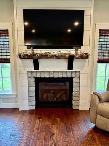 56 West View Drive, Woodstock, CT 06281