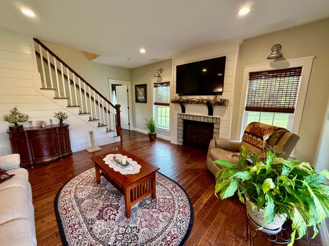 56 West View Drive, Woodstock, CT 06281