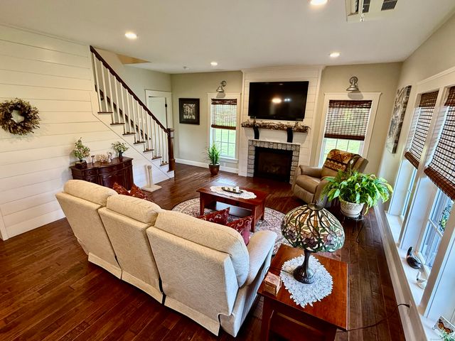 56 West View Drive, Woodstock, CT 06281