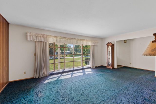 4607 Hillcrest PARKWAY, Slinger, WI 53086