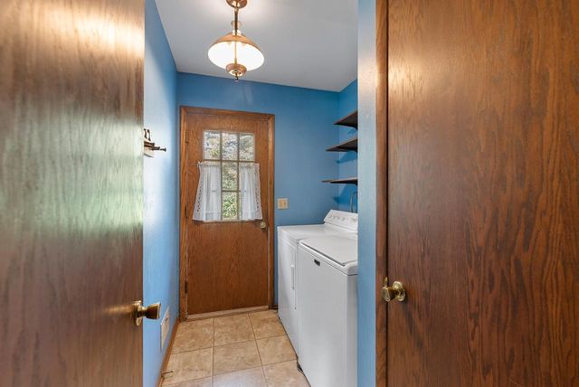 4607 Hillcrest PARKWAY, Slinger, WI 53086